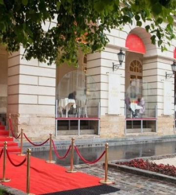 Прокуратура вимагає розірвати договори оренди приміщень у Львівській ратуші, де працює ресторан