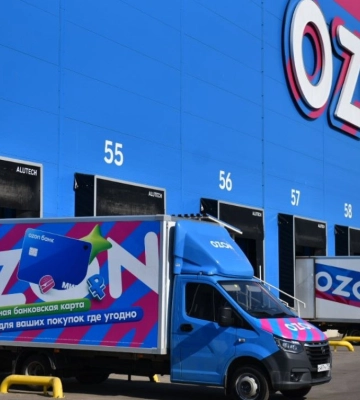 У російському Башкортостані палає склад Ozon: компанія поскаржилася на атаку дронів