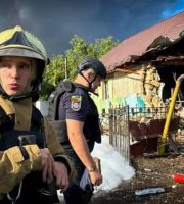 Масована атака: рятувальники ліквідовують наслідки ударів по регіонах України
