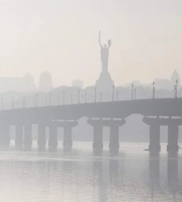 Після нічної атаки РФ на Київщині погіршилася якість повітря