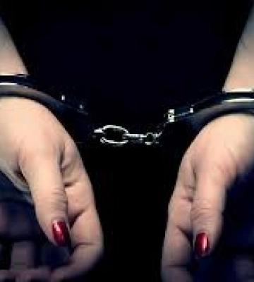 На Миколаївщині взяли під варту 36-річну жінку, яку підозрюють у виправдовуванні агресії РФ