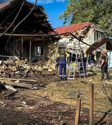 У Бориспільському районі на дев’яти локаціях ліквідовують пожежі після російської атаки (, )
