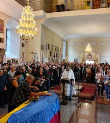Музикант, архітектор, спортсмен: у Полтаві попрощалися із полеглим захисником