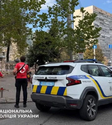 В двух районах Киева есть повреждения из-за падения обломков БпЛА, пострадал человек