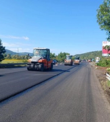 М-06 на Закарпатті оновлюють: біля Голубиного відремонтували ще одну небезпечну ділянку Київ — Чоп