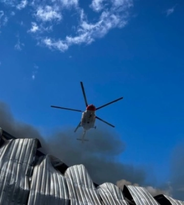 Під Києвом до ліквідації наслідків російської атаки залучили авіацію