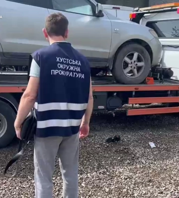 На Закарпатті судитимуть власника СТО, який торгував автівками з гуманітарної допомоги