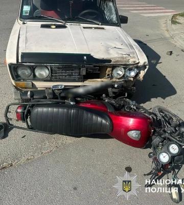 На Буковині через зіткнення з легковиком постраждав 58-річний водій мотоциклу, - поліція
