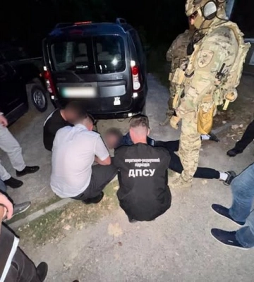 За $6,5 тис. до Румунії: прикордонники викрили організатора незаконного переправлення