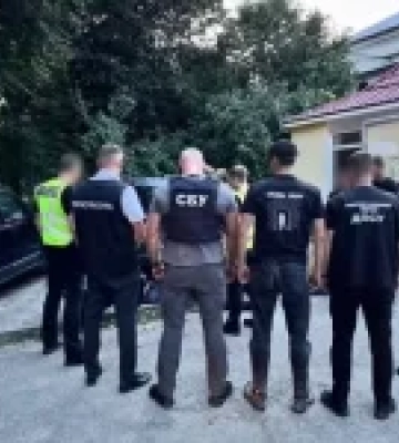На Хмельниччині викрили організатора незаконного переправлення до Румунії за 6,5 тис. доларів