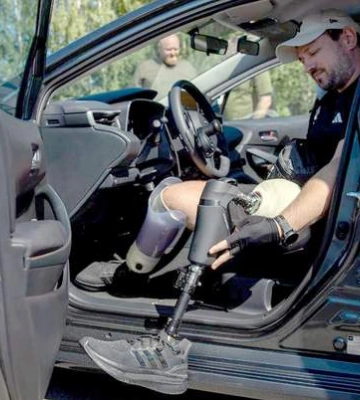 Первая в Украине коммунальная автошкола для киевлян-ветеранов с инвалидностью открылась в столице
