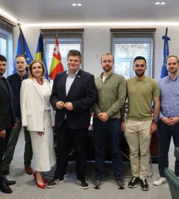 Обговорили міжмуніципальну співпрацю: у Луцькраді відбулася зустріч із представниками Німеччини та США