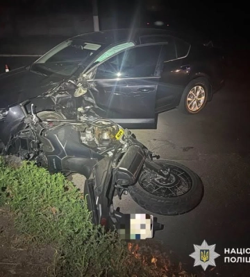ДТП на Кіровоградщині: легковик під час повороту збив чоловіка на мотоциклі