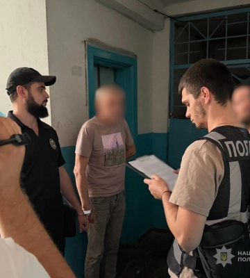 В Одесі 59-річному чоловіку повідомлено про підозру в убивстві старенької матері