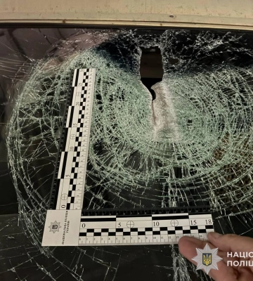 Поблизу Львова у вантажівки відлетів гальмівний диск і вдарив у мікроавтобус