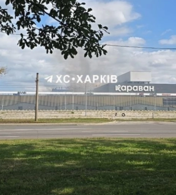 Россияне атаковали дронами торговый центр в Киевском районе Харькова