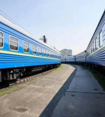 Потяги одеського напрямку запізнюються на 8 годин: Укрзалізниця безкоштовно годує пасажирів