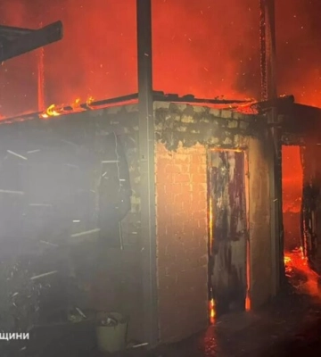 У Дніпрі вигорів вщент дачний будинок