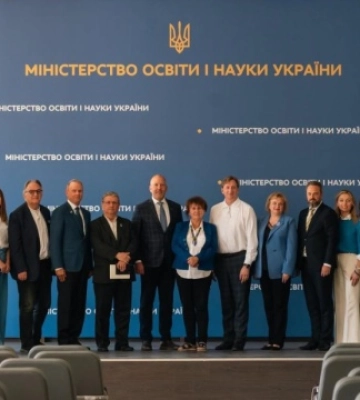 СКУ та МОН обговорили підтримку української освіти за кордоном