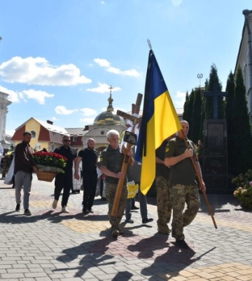 У Луцьку попрощалися з Героєм Володимиром Чернишем