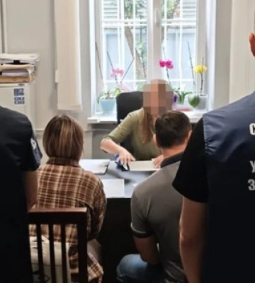 Понад два роки не служила й отримала 1,5 млн грн: на Закарпатті судитимуть військову та екскомбата