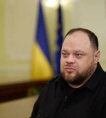 Стефанчук у перший день війни вивіз із Ради Прапор, Конституцію та Акт незалежності