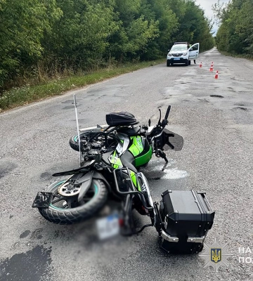 На Тернопільщині внаслідок двох ДТП постраждали мотоцикліст та пішохідка, - поліція