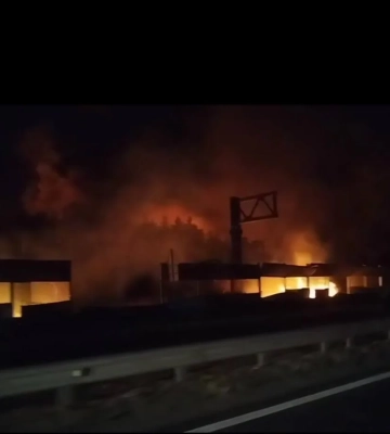 В Киевской области после атаки РФ горят склады — в ОВА призвали жителей не приближаться к месту происшествия из-за взрывов