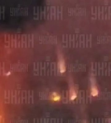 Огненный столб до неба: под Киевом после громкого взрыва начался масштабный пожар. ВИДЕО