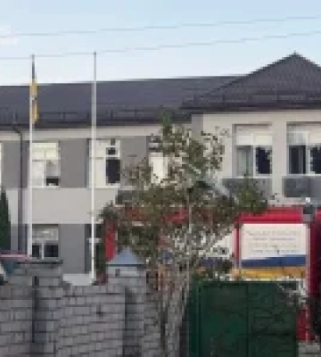 У Києві атака росіян спричинила пожежу у багатоповерхівці