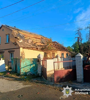 У Києві двоє людей постраждали внаслідок ворожої атаки - поліція документує наслідки. ФОТО