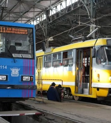 Через обстріл у Миколаєві по всьому місту відсутня напруга: електротранспорт працює за зміненою схемою