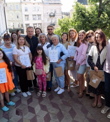 Квіти замість декору: у Львові нагородили переможців конкурсу найкращих балконів