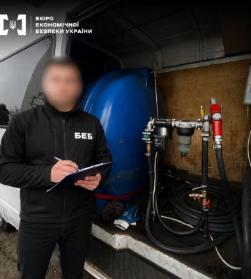 Пальне розливали з вантажівок: на Одещині засудили організатора нелегальних АЗС