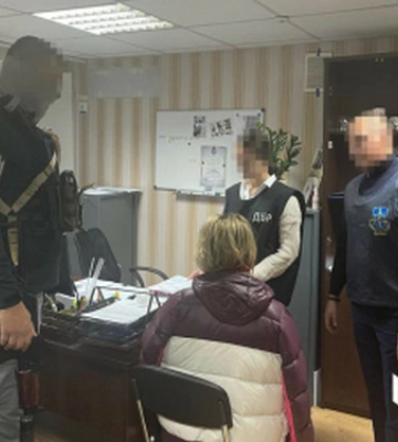 15 років за ґратами отримала експрацівниця податкової з Ізюма, яка працювала на окупантів