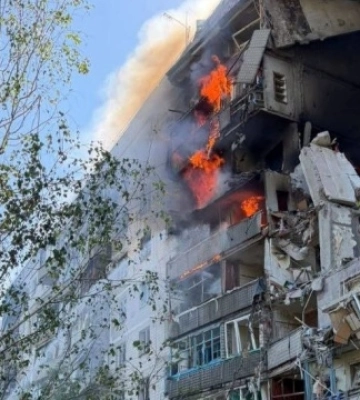 Армія РФ вдарила по багатоповерхівці у Слов’янську