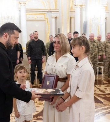 Президент вручив нагороди захисникам і рідним загиблих військових