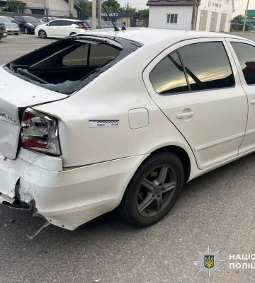 У Кропивницькому легковик під час розвороту підставився під мотоцикл: є поранені
