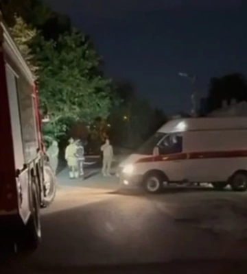 В Донецке подорвали автомобиль первого заместителя начальника Оленовской тюрьмы Неелова, причастного к пыткам украинских пленных, — источники. ВИДЕО