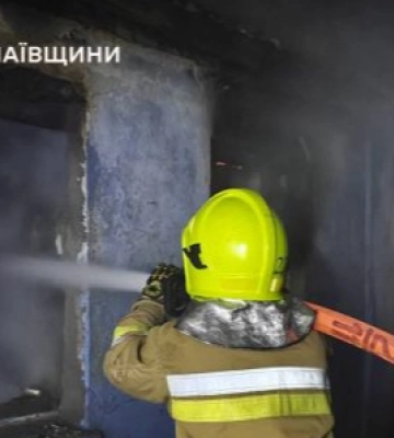 В Николаевской области россияне атаковали склад пищевой промышленности, возник пожар – ОВА