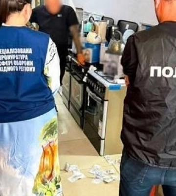 Екскерівник ТЦК та його спільник обіцяли за $6 тисяч "вирішити" питання з мобілізацією на Рівненщині