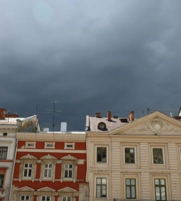 Львів накриє негода: 22 серпня прогнозують грозу та сильний вітер