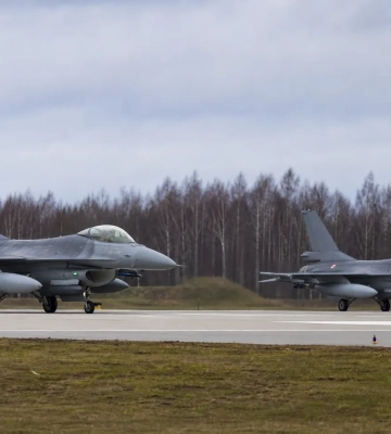 Турецкие истребители F-16 приземлились на авиабазе Лиелварде в Латвии