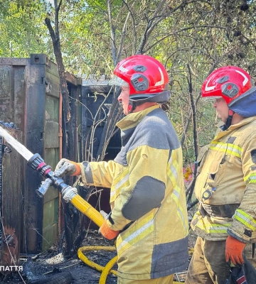 В Ужгороді вогнеборці ліквідували пожежу в гаражі