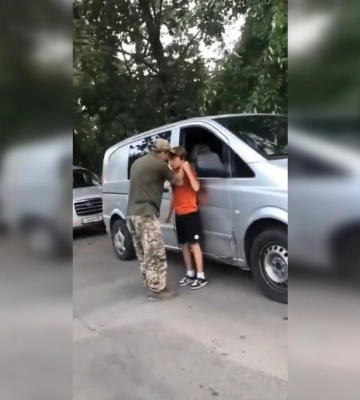 Суд назначил залог военнослужащему ТЦК, который толкнул подростка: что произошло в Одессе
