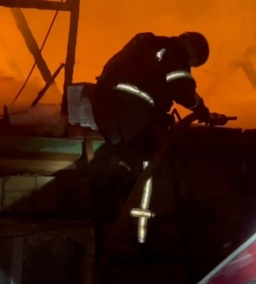 У Голосіївському районі Києва ліквідували пожежу після ранкового обстрілу РФ