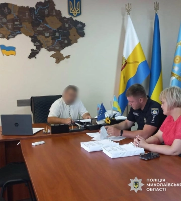 Привласнили кошти на закупівлі харчування у заклади освіти - посадовцям повідомлено про підозру