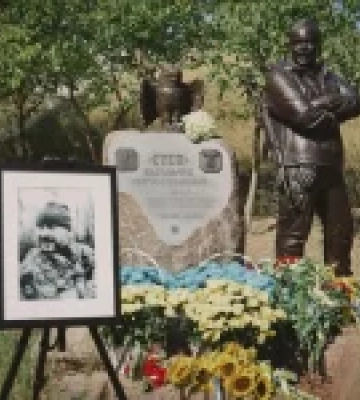 У Києві відкрили пам’ятник офіцеру ГУР Сергію «Степу» Васильчуку