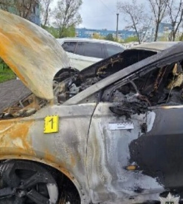 Слідчі Самару повідомили про підозру 21-річному чоловікові за підпал автомобіля