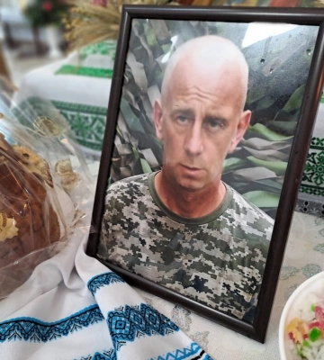 Ковельська громада провела в останню дорогу Захисника Валентина Колочуна